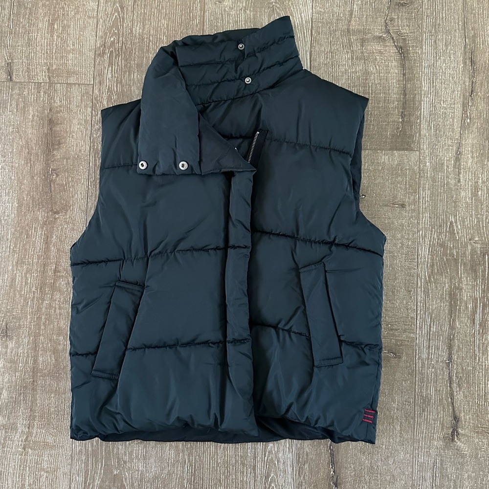EUC Urban Outfitters BDG Pia Puffer Vest Black size S